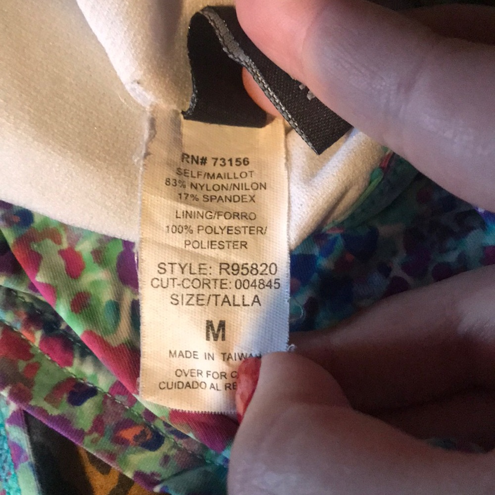 Kenneth Cole Reaction Ruffle Trim Tankini Top - Picture 5 of 6